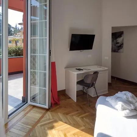 Отель Alberti Portofino Land 4*